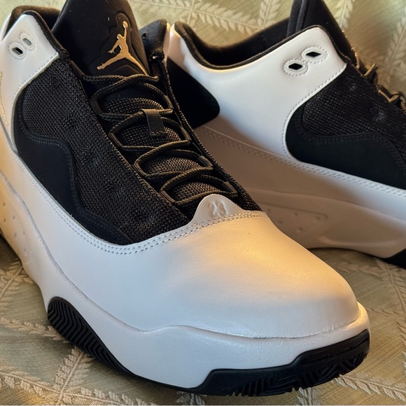 Nike Jordan Black and White Max Aura 2, 13 Men’s NIB - Picture 7 of 8